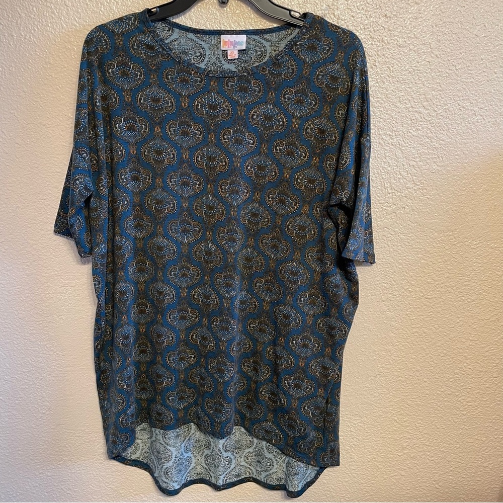 ⭐️LuLaroe teal top